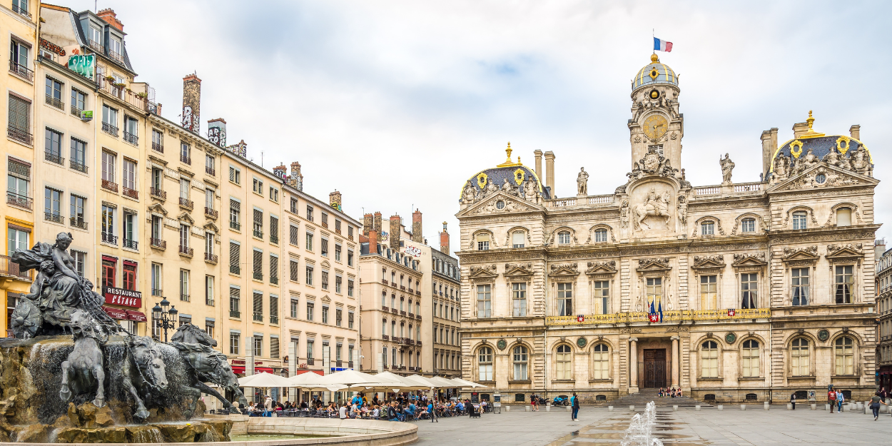 plusieurs_centaines_personnes_marchent_lyon_pour_fraternité