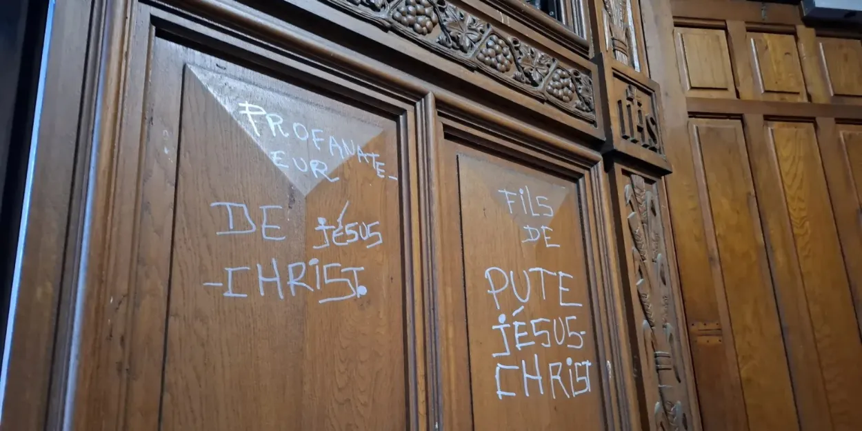 porte_eglise_sacre_coeur_lourdes_vandalisee_un_cas_plus