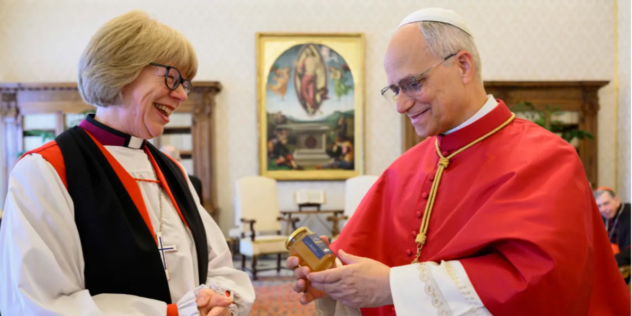 premiere_femme_cheffe_eglise_anglicane_recu_par_le_pape