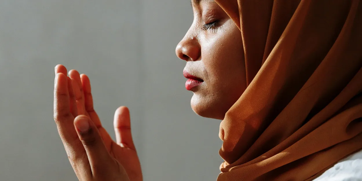 prier_pour_personnes_confession_musulmane_pendant_ramadan