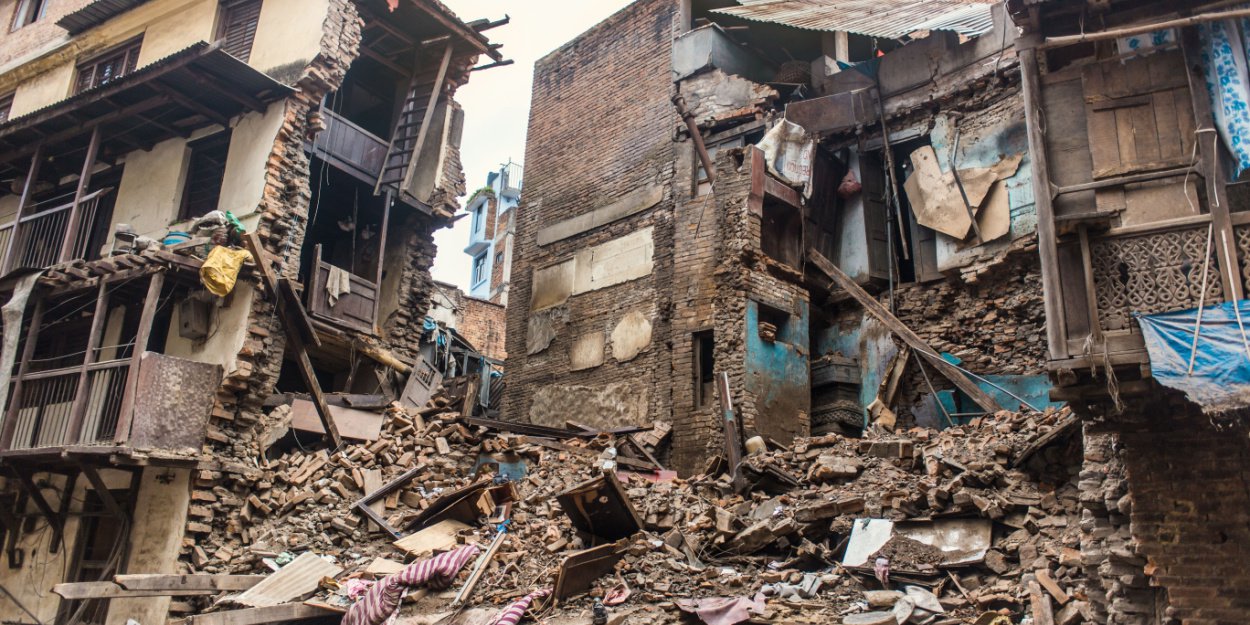 aardbeving_death_nepal_150_dead_20kerken_vernietigd