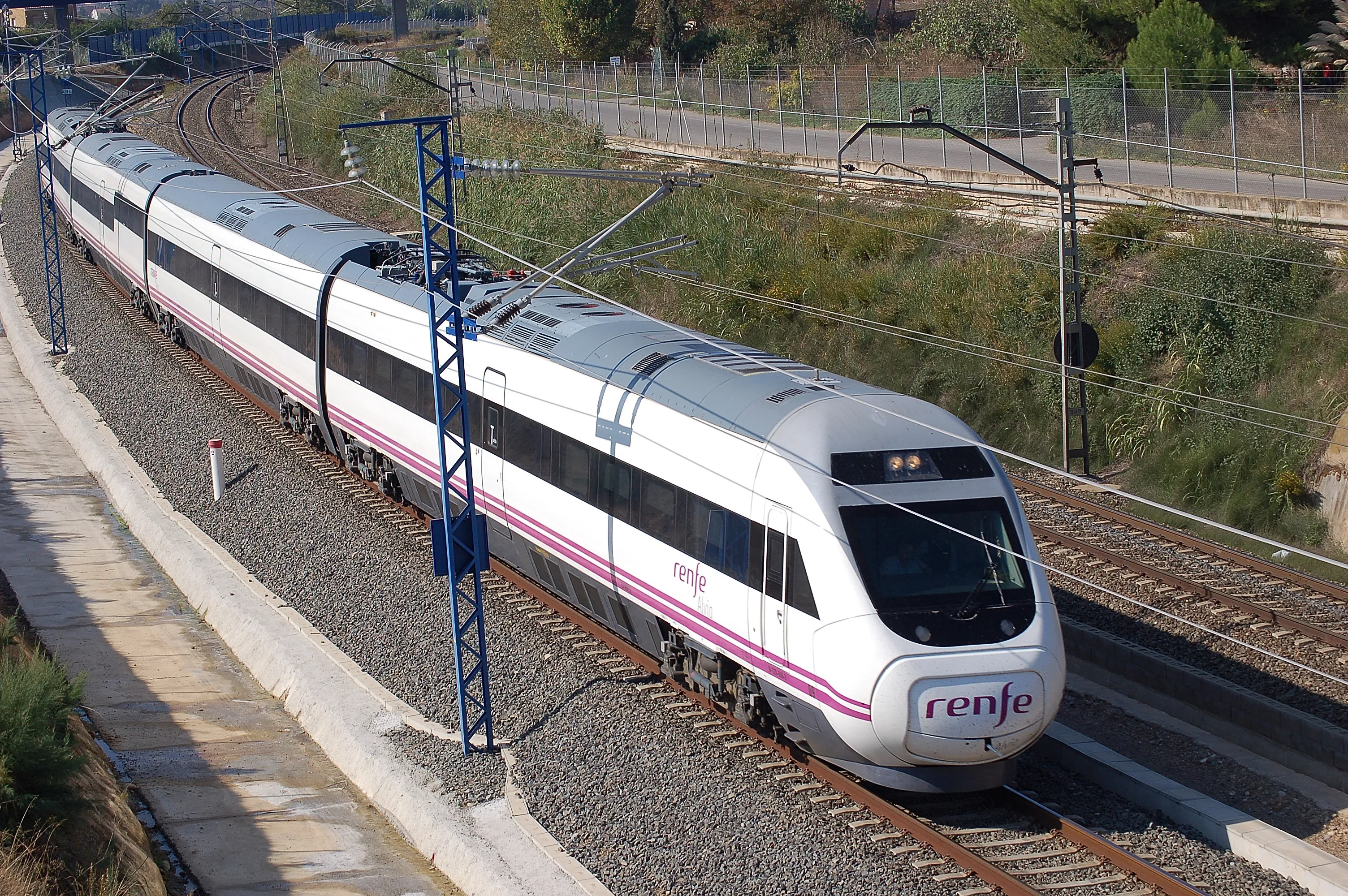 Espagne_les_evangeliques_apportent_leur_soutien_aux_victimes_de_la_collision_ferroviaire