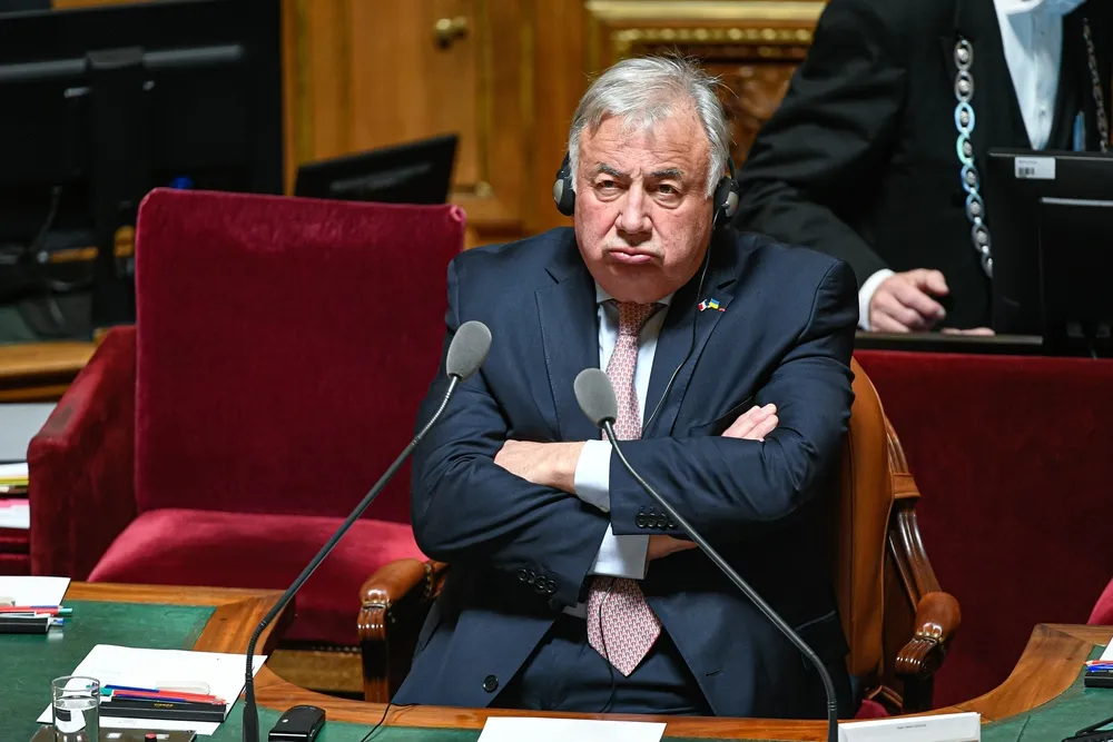 Aide à mourir: Larcher promet de saisir le Conseil constitutionnel