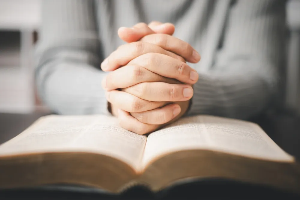 Cinq versets pour approfondir ses temps de prière et accueillir la nouvelle année avec foi