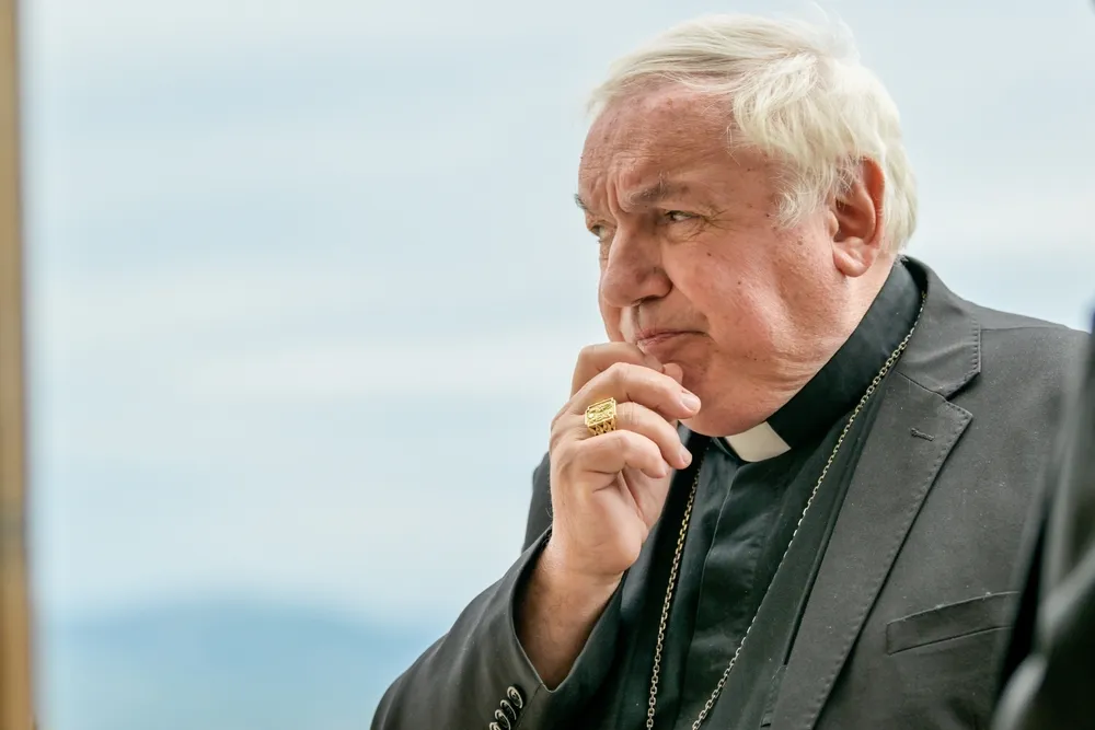 "Unité de l'Eglise" et "fraternité dans le monde", objectifs de la visite papale pour le chef de l'épiscopat français