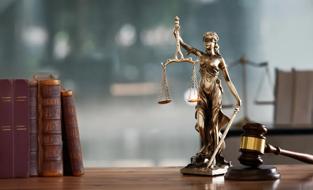 Relaxe pour le fidèle menteur qui a soutiré 230.000 euros à de vieux prêtres