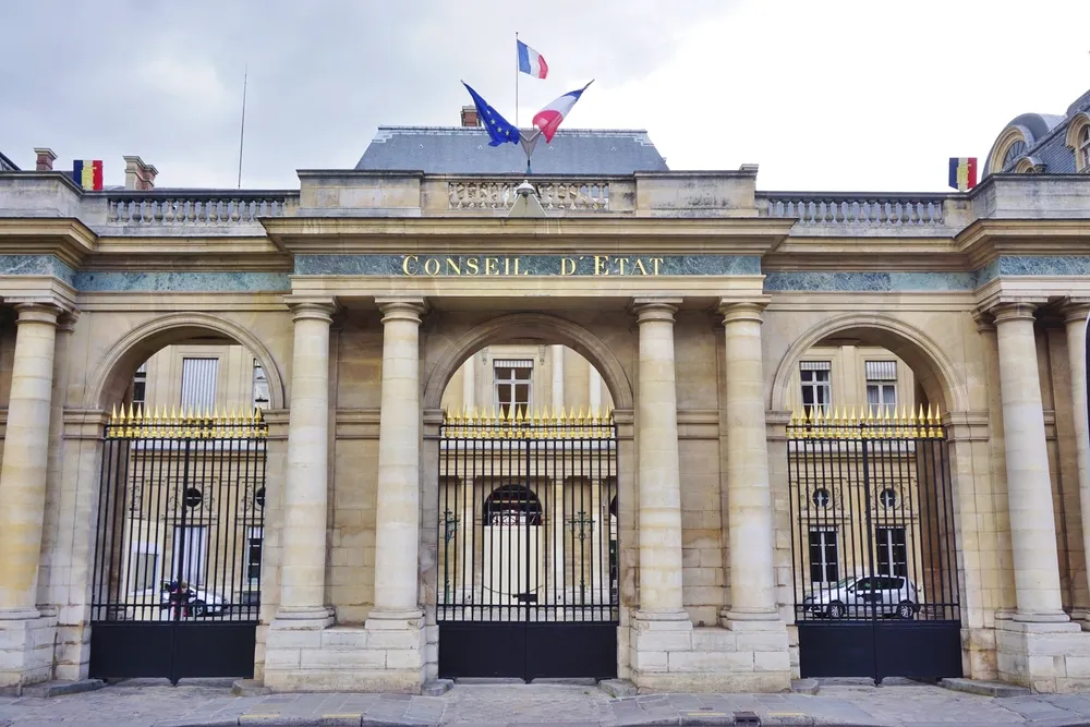 Interdiction de l'abaya à l'école: le Conseil d'Etat tranche jeudi