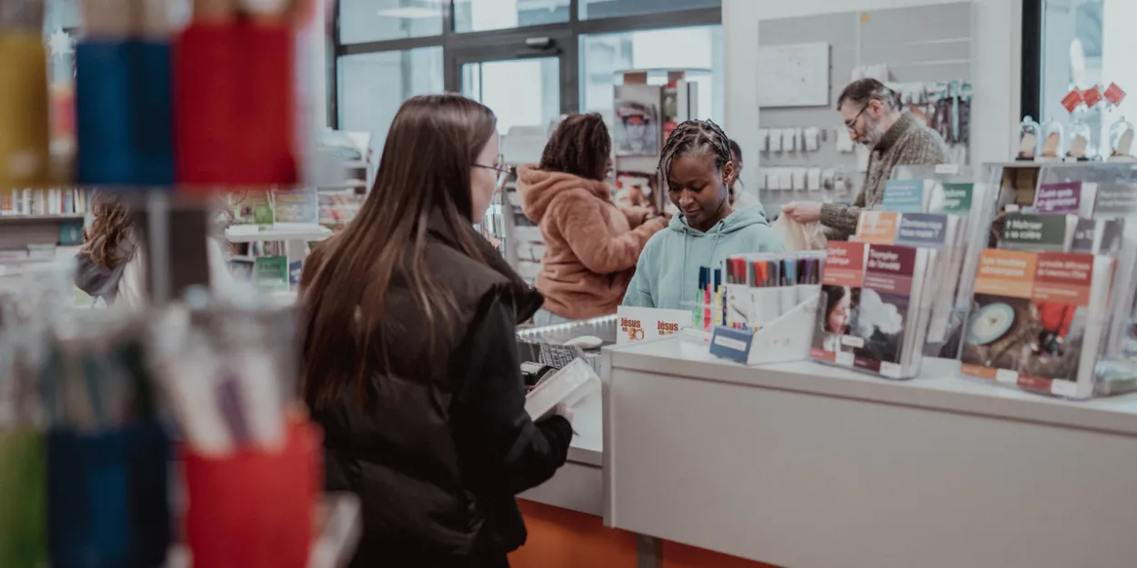 un_million_bibles_vendues_maiosn_bible_celebre_ses_100_ans