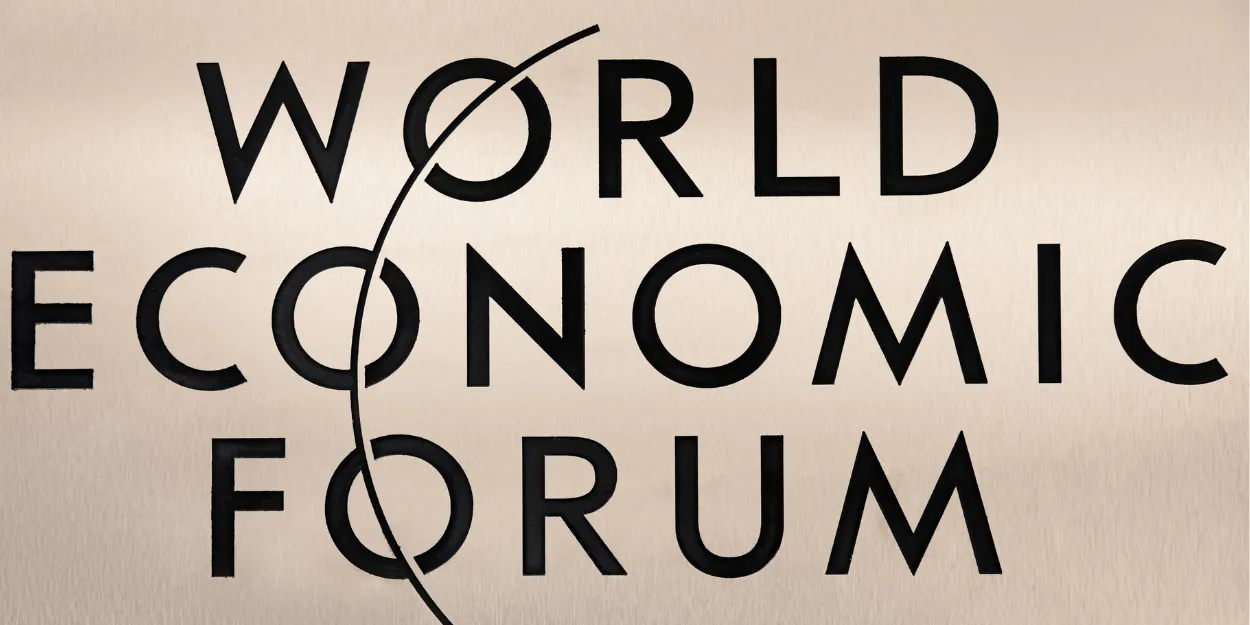 Forum_economique_mondial_a_davos_un_pasteur_evangelique_partage_lamour_de_Jesus_en_portant_une_croix_geante